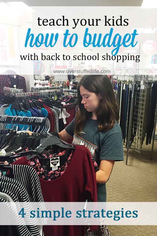 Teach Your Kids How to Budget With Back-to-School Shopping via @lara_neves