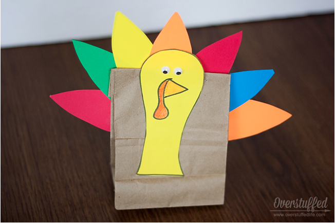 Thanksgiving Turkey Treat Bags {easy craft for kids}