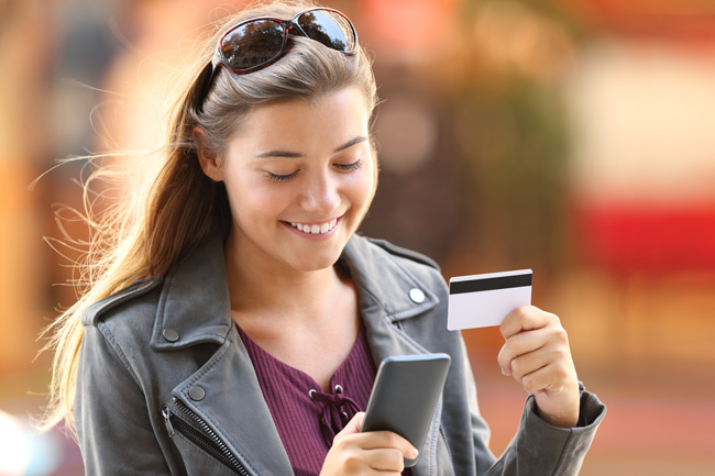 The Smart Debit Card That Will Teach Your Teens Money Management