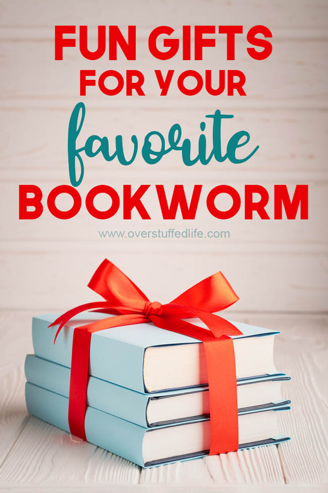 Do you have a bookworm in your life? All readers are sure to love these fun and quirky gifts all about books! via @lara_neves