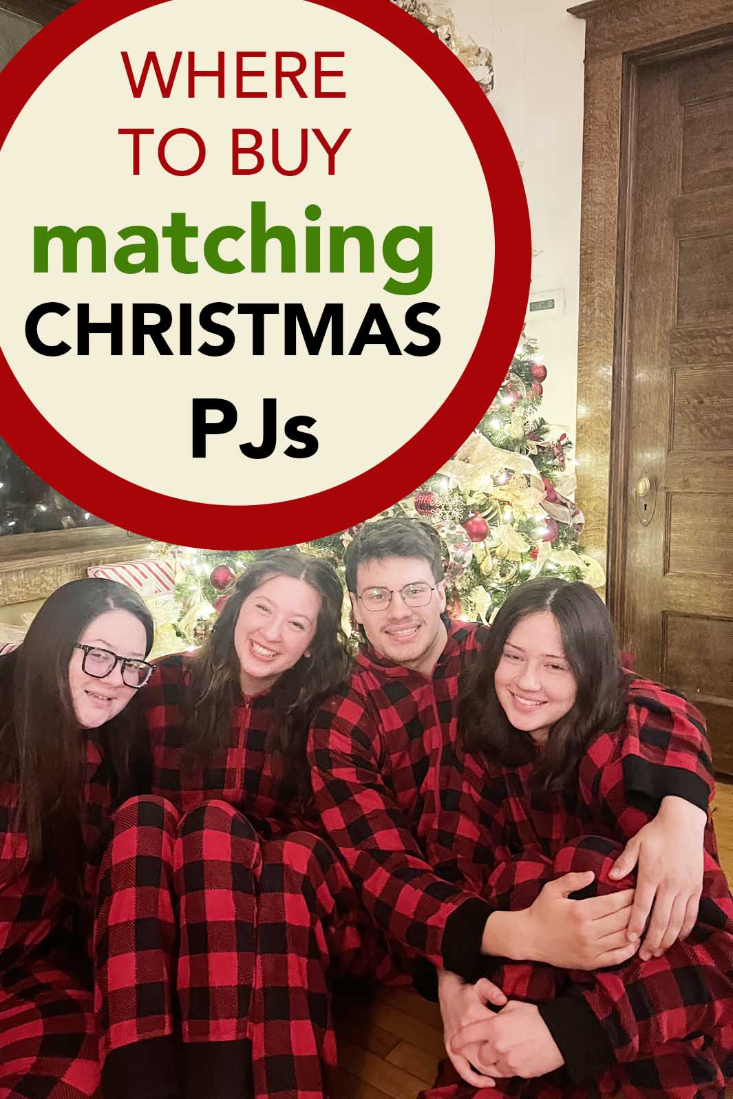 You need matching Christmas jammies for your Christmas Eve family photos! Here are the best places to buy family xmas pajamas! via @lara_neves