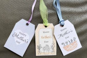 Gingham Mother's Day Tags: Free Printable